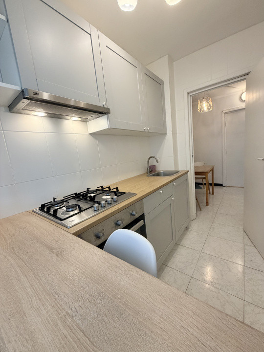 Cozy Studio luminos in Banu Manta - Victoriei cu pat si canapea