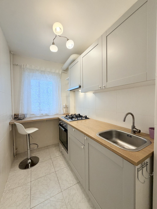 Cozy Studio luminos in Banu Manta - Victoriei cu pat si canapea