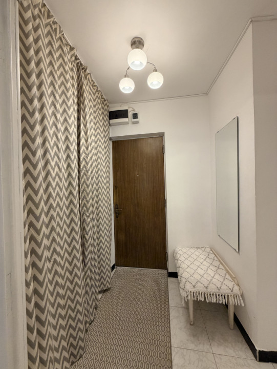 Cozy Studio luminos in Banu Manta - Victoriei cu pat si canapea