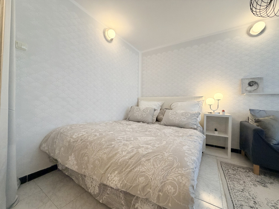 Cozy Studio luminos in Banu Manta - Victoriei cu pat si canapea