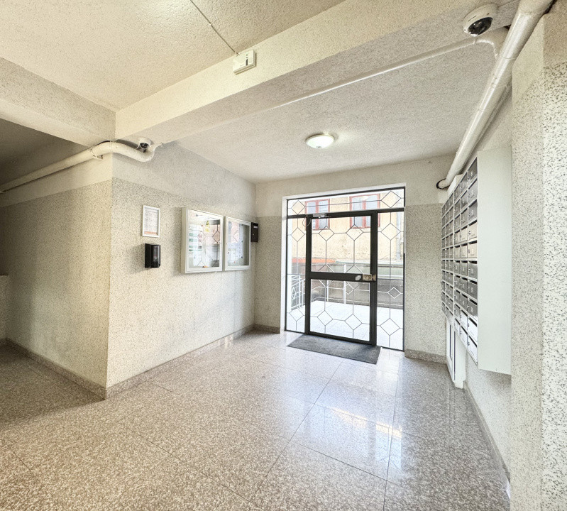 Apartament 2 camere zona Marriott cu centrala si terasa proprie