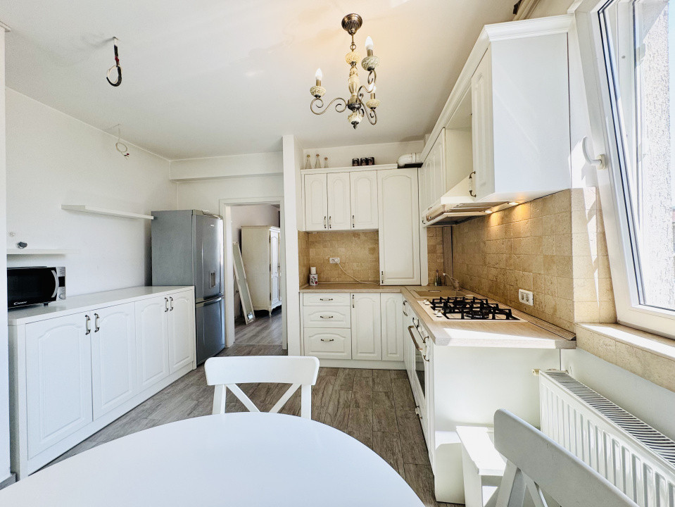 Apartament 2 camere zona Marriott cu centrala si terasa proprie