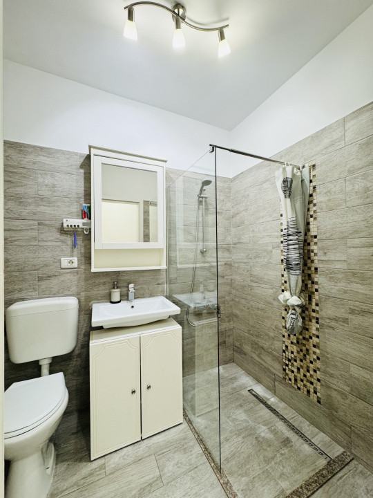 Apartament 2 camere zona Marriott cu centrala si terasa proprie
