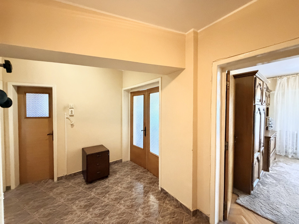 Apartament 2 camere, spațios, Ultracentral-Bulevardul Libertății, Parcul Izvor. 