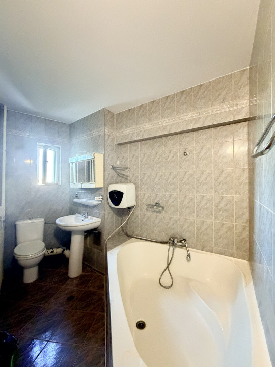 Apartament 2 camere, spațios, Ultracentral-Bulevardul Libertății, Parcul Izvor. 