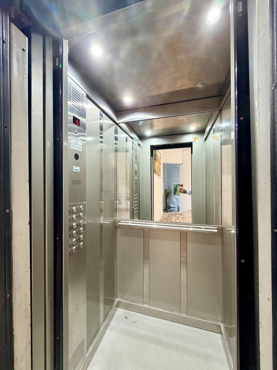 Apartament 2 camere, spațios, Ultracentral-Bulevardul Libertății, Parcul Izvor. 