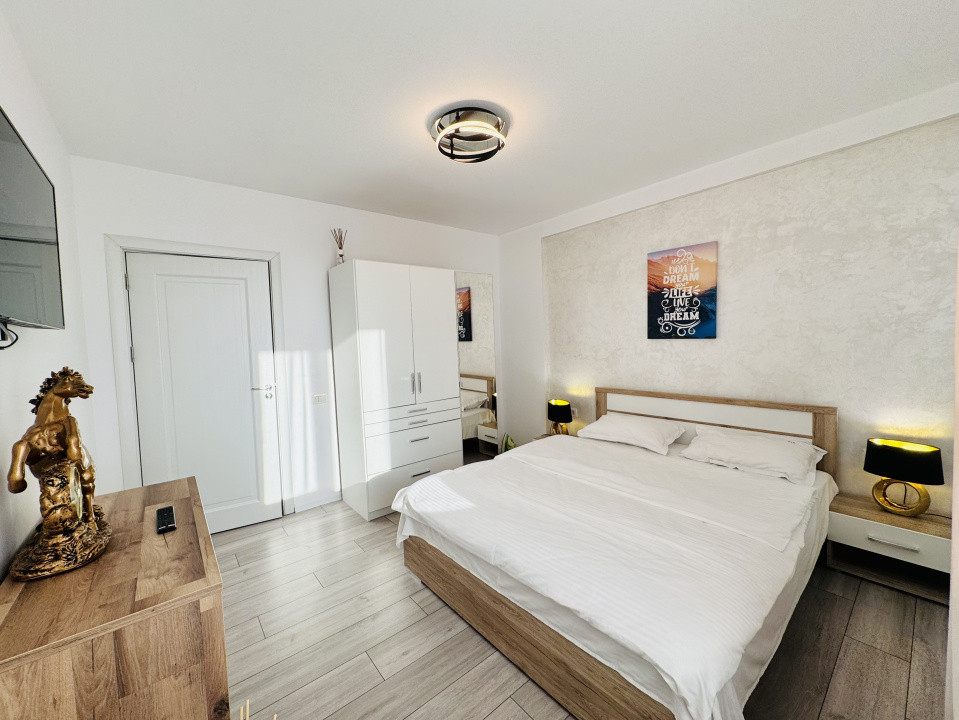 Apartament cu 3 camere complet mobilat si utilat, vedere spre  Mare 