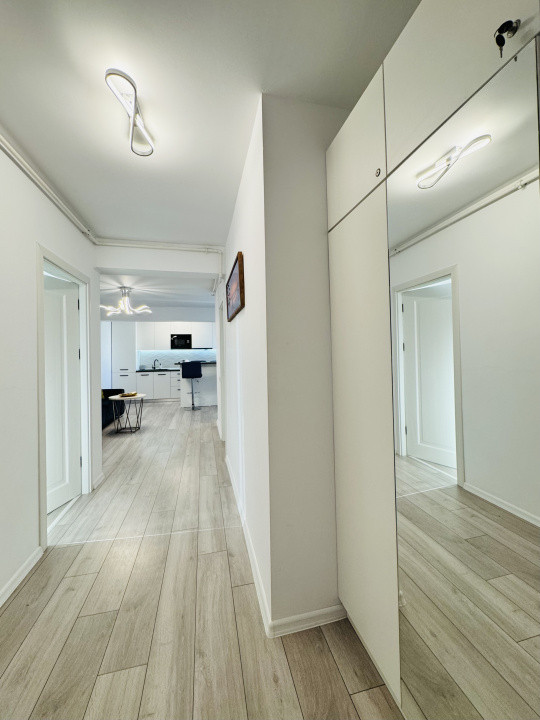 Apartament cu 3 camere complet mobilat si utilat, vedere spre  Mare 