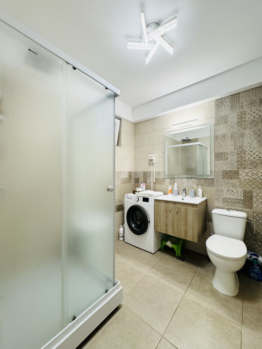 Apartament cu 3 camere complet mobilat si utilat, vedere spre  Mare 