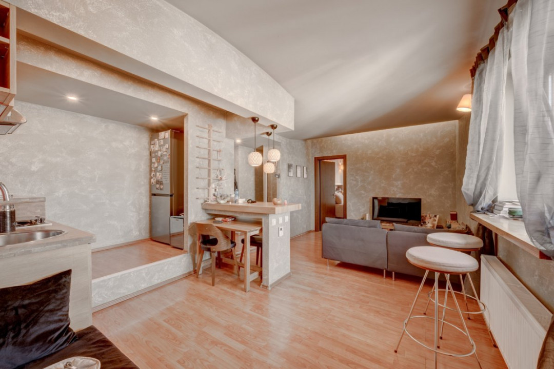 UNIRII- COPOSU – 2 CAMERE, 53 MP TOTAL, CENTRALA PROPRIE, DOUA BALCOANE!