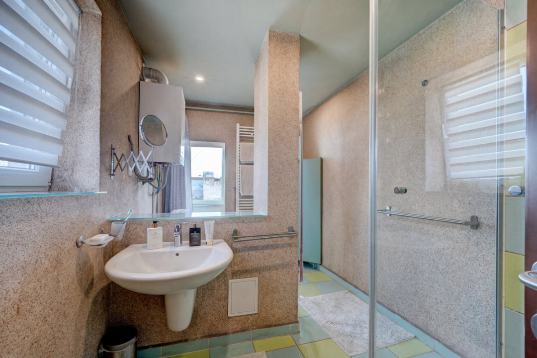 UNIRII- COPOSU – 2 CAMERE, 53 MP TOTAL, CENTRALA PROPRIE, DOUA BALCOANE!