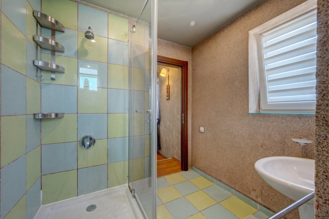 UNIRII- COPOSU – 2 CAMERE, 53 MP TOTAL, CENTRALA PROPRIE, DOUA BALCOANE!