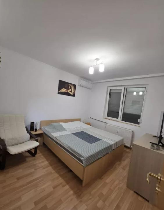 3 camere, pet friendly (talie mică), loc de parcare