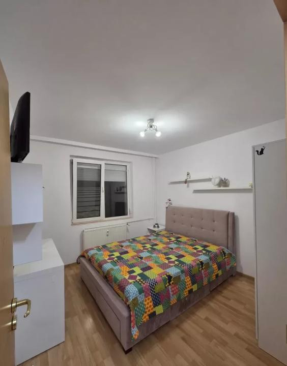 3 camere, pet friendly (talie mică), loc de parcare