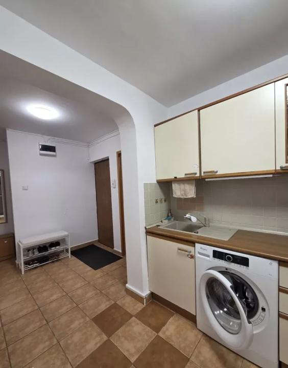 3 camere, pet friendly (talie mică), loc de parcare