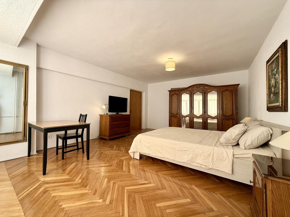 Apartament decomandat cu 2 camere  în Piața Alba Iulia