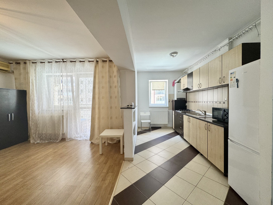 Garsoniera cu centrala proprie de inchiriat in spate  la RIN Grand Hotel Vitan 