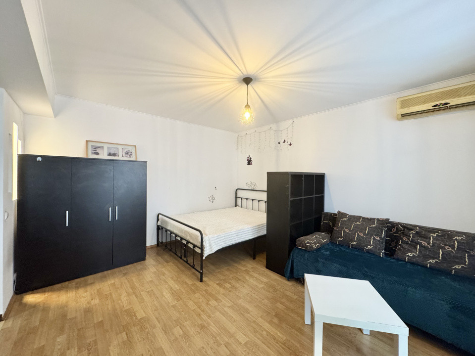 Garsoniera cu centrala proprie de inchiriat in spate  la RIN Grand Hotel Vitan 