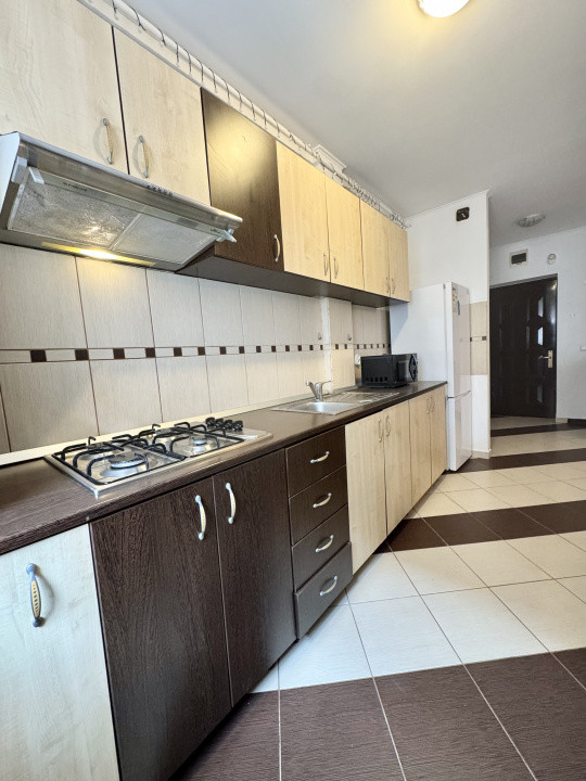 Garsoniera cu centrala proprie de inchiriat in spate  la RIN Grand Hotel Vitan 
