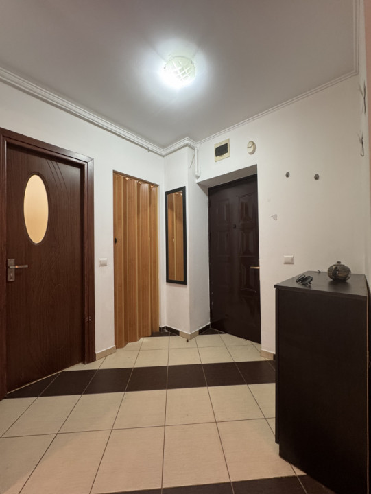 Garsoniera cu centrala proprie de inchiriat in spate  la RIN Grand Hotel Vitan 