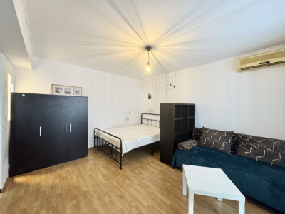 Garsoniera cu centrala proprie de inchiriat in spate  la RIN Grand Hotel Vitan 