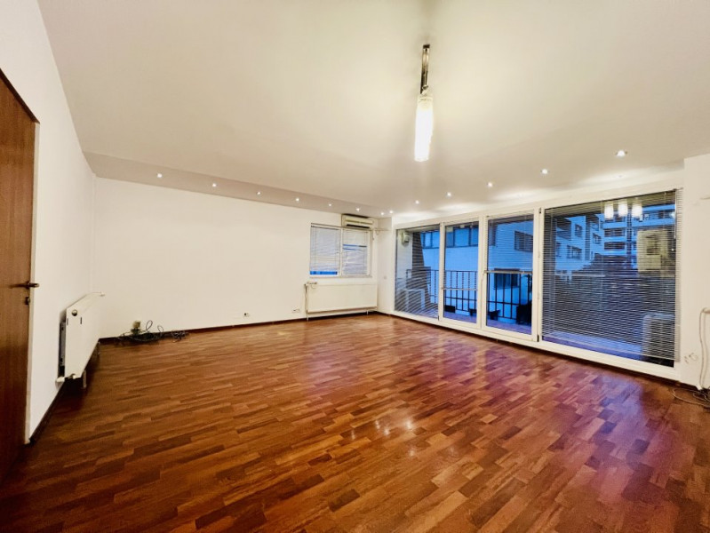 Casa / Vila  zona centrală , pretabil clinica/Showroom/atelier/ afterschool