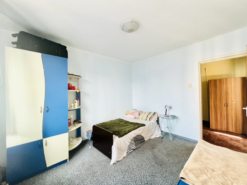 Apartament cu 3 camere decomandat in zona Progresului - Calea Rahovei