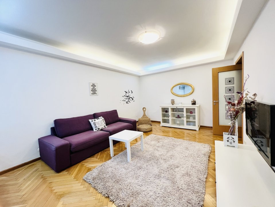 Apartament de inchiriat in Piata Unirii, cu vedere frumoasa si metrou la 2 min 