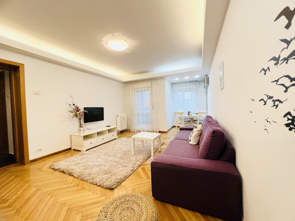 Apartament de inchiriat in Piata Unirii, cu vedere frumoasa si metrou la 2 min 