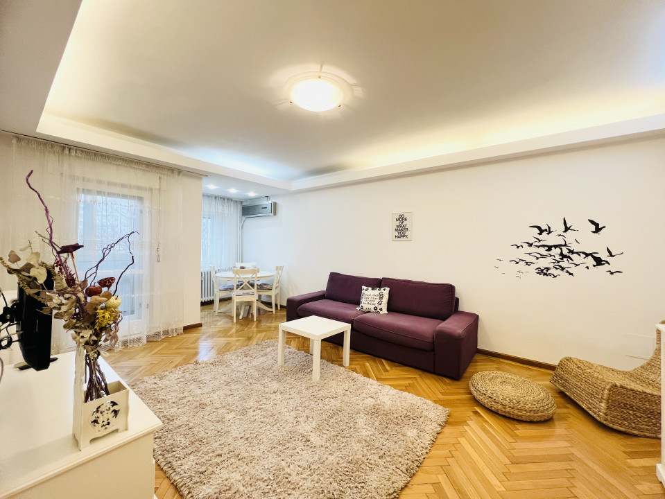 Apartament de inchiriat in Piata Unirii, cu vedere frumoasa si metrou la 2 min 