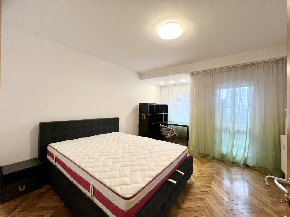 Apartament de inchiriat in Piata Unirii, cu vedere frumoasa si metrou la 2 min 