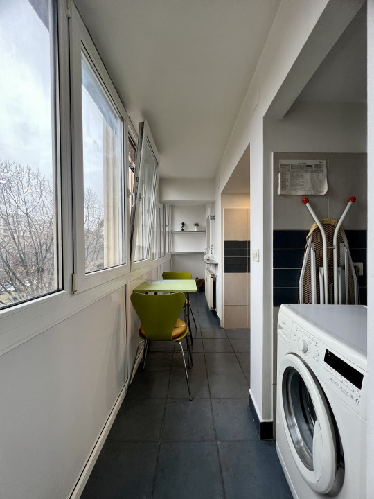 Apartament de inchiriat in Piata Unirii, cu vedere frumoasa si metrou la 2 min 