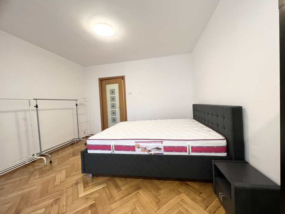 Apartament de inchiriat in Piata Unirii, cu vedere frumoasa si metrou la 2 min 