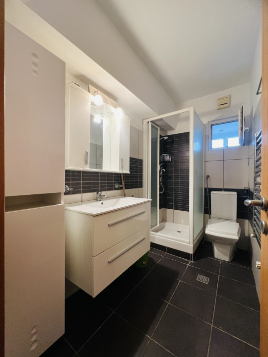 Apartament de inchiriat in Piata Unirii, cu vedere frumoasa si metrou la 2 min 