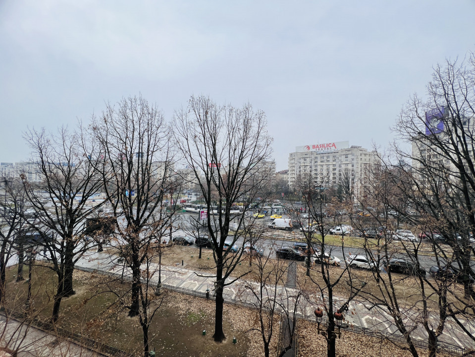 Apartament de inchiriat in Piata Unirii, cu vedere frumoasa si metrou la 2 min 