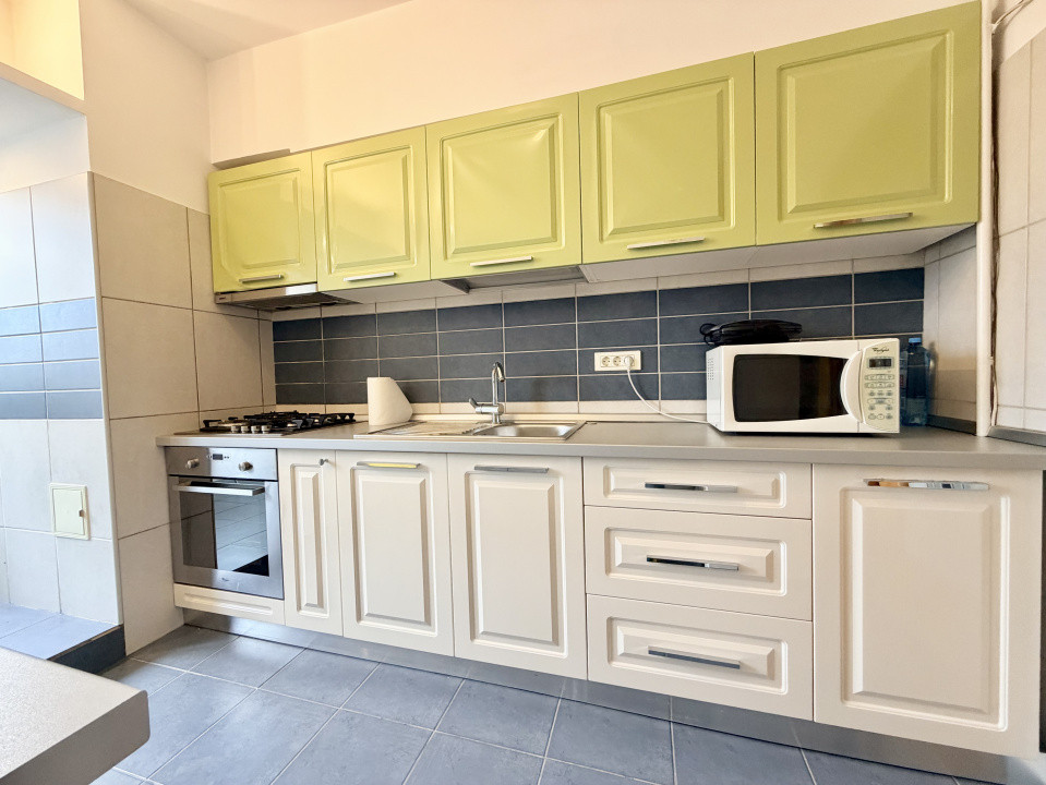 Apartament de inchiriat in Piata Unirii, cu vedere frumoasa si metrou la 2 min 