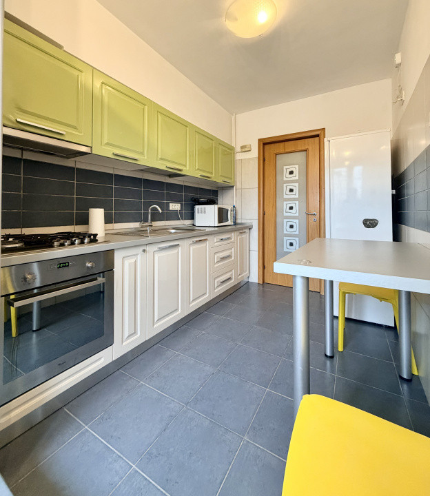 Apartament de inchiriat in Piata Unirii, cu vedere frumoasa si metrou la 2 min 