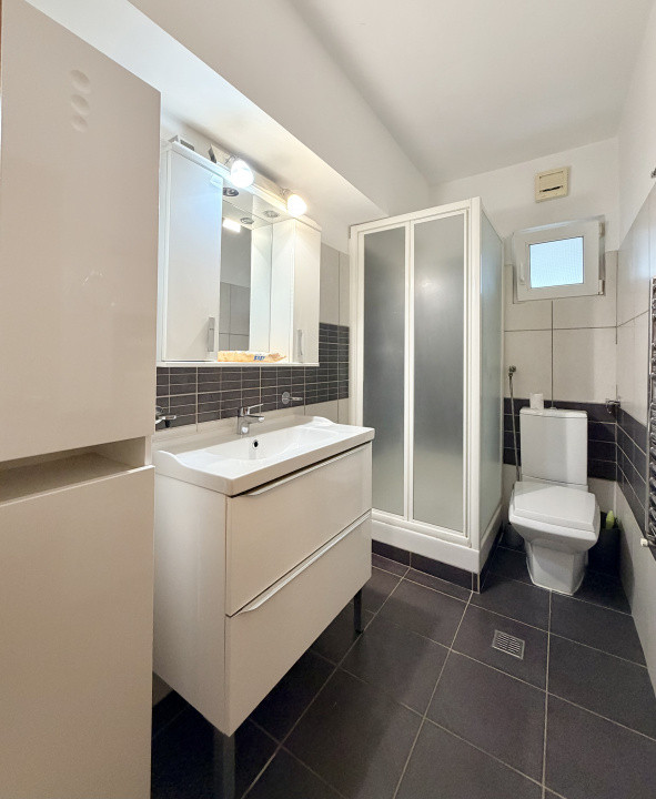 Apartament de inchiriat in Piata Unirii, cu vedere frumoasa si metrou la 2 min 