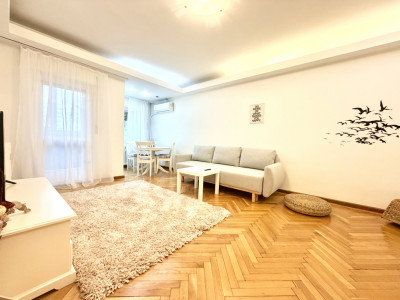 Apartament de inchiriat in Piata Unirii, cu vedere frumoasa si metrou la 2 min 