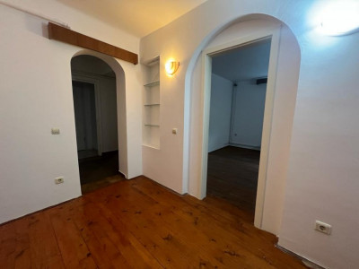 Apartament 2 camere Piața Romana pretabil activități comerciale - birouri