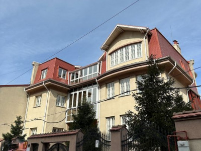  Casa reprezentativa + teren, Palatul Parlamentului/ garaj