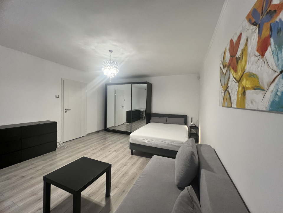 Garsoniera spatioasa in zona Decebal - Piata Alba Iulia