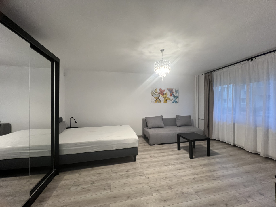 Garsoniera spatioasa in zona Decebal - Piata Alba Iulia