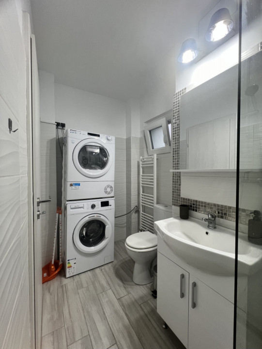 Garsoniera spatioasa in zona Decebal - Piata Alba Iulia