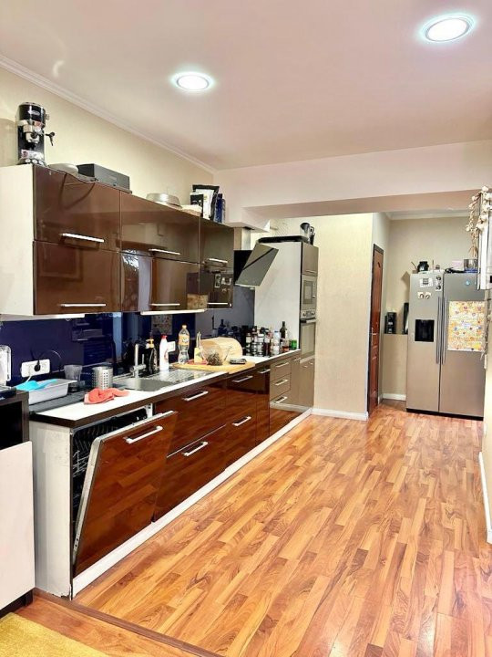 Casa/ Vila Tineretului/ Calea Serban Voda pretabila rezidential sau birou 