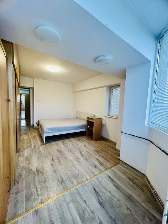 Apartament cu 2 camere Unirii 35, vedere stradala, acces metrou 